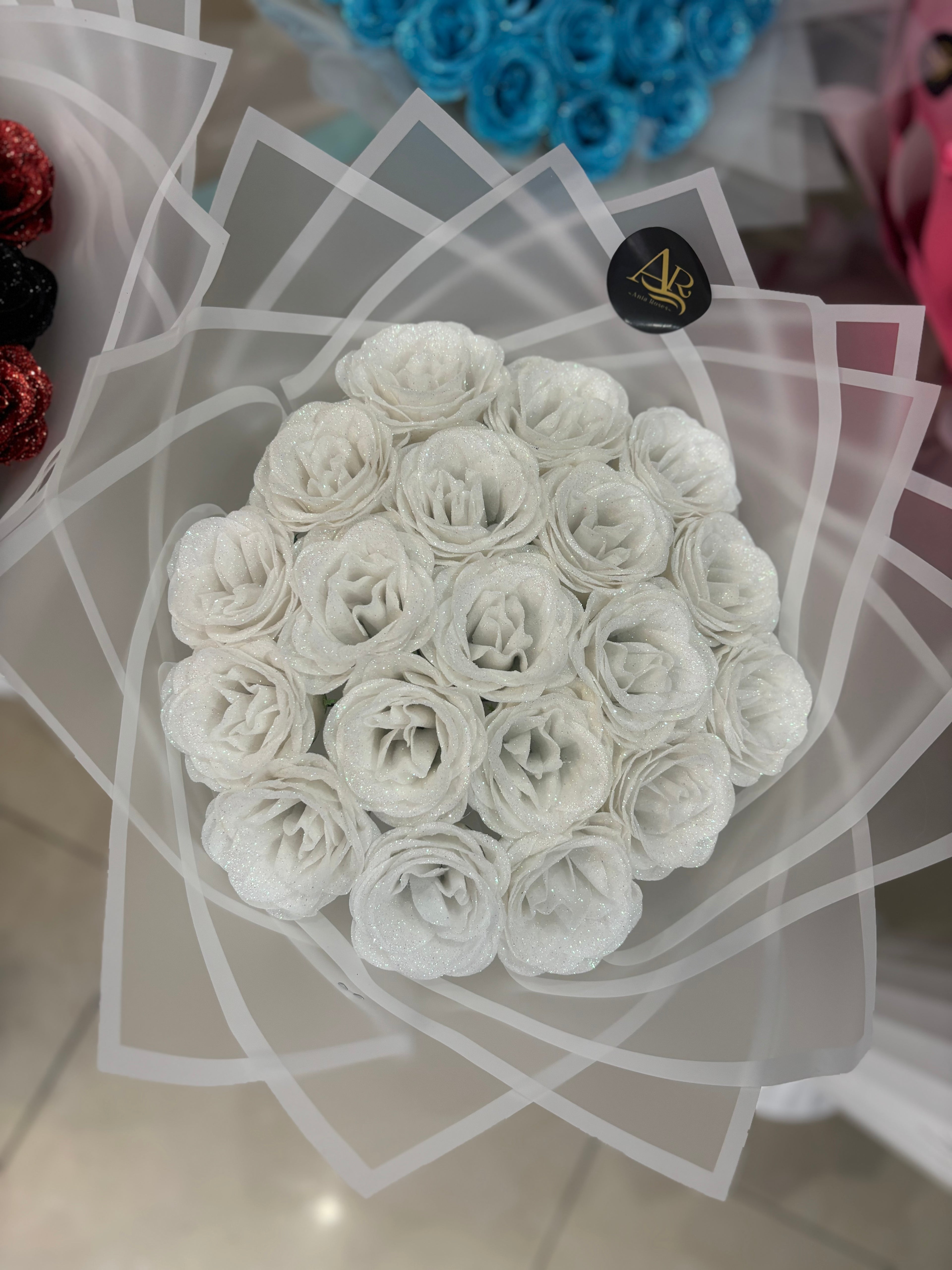 Buchet 19 trandafiri imperiali cu sclipici