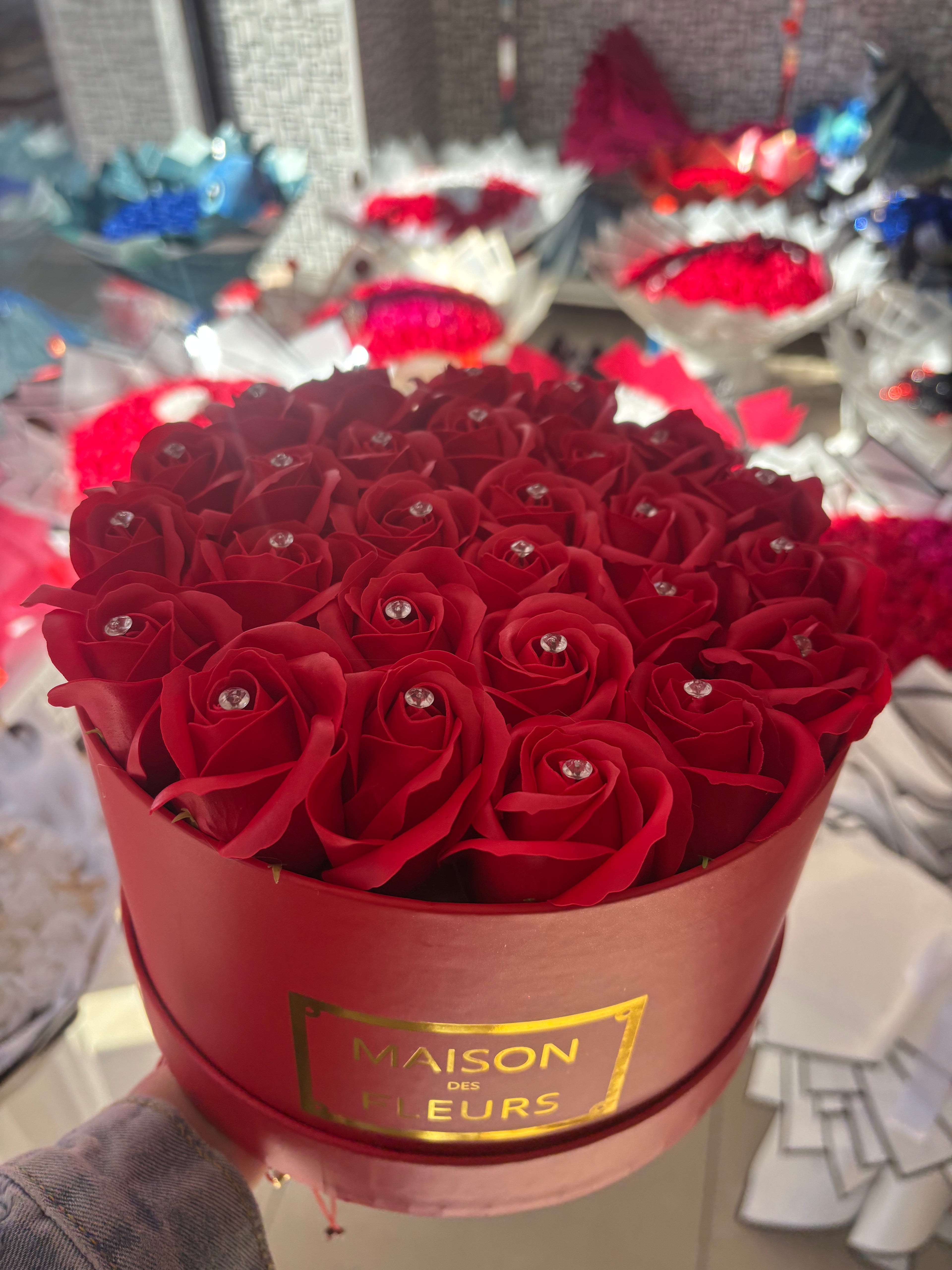 Cutie cu trandafiri de săpun