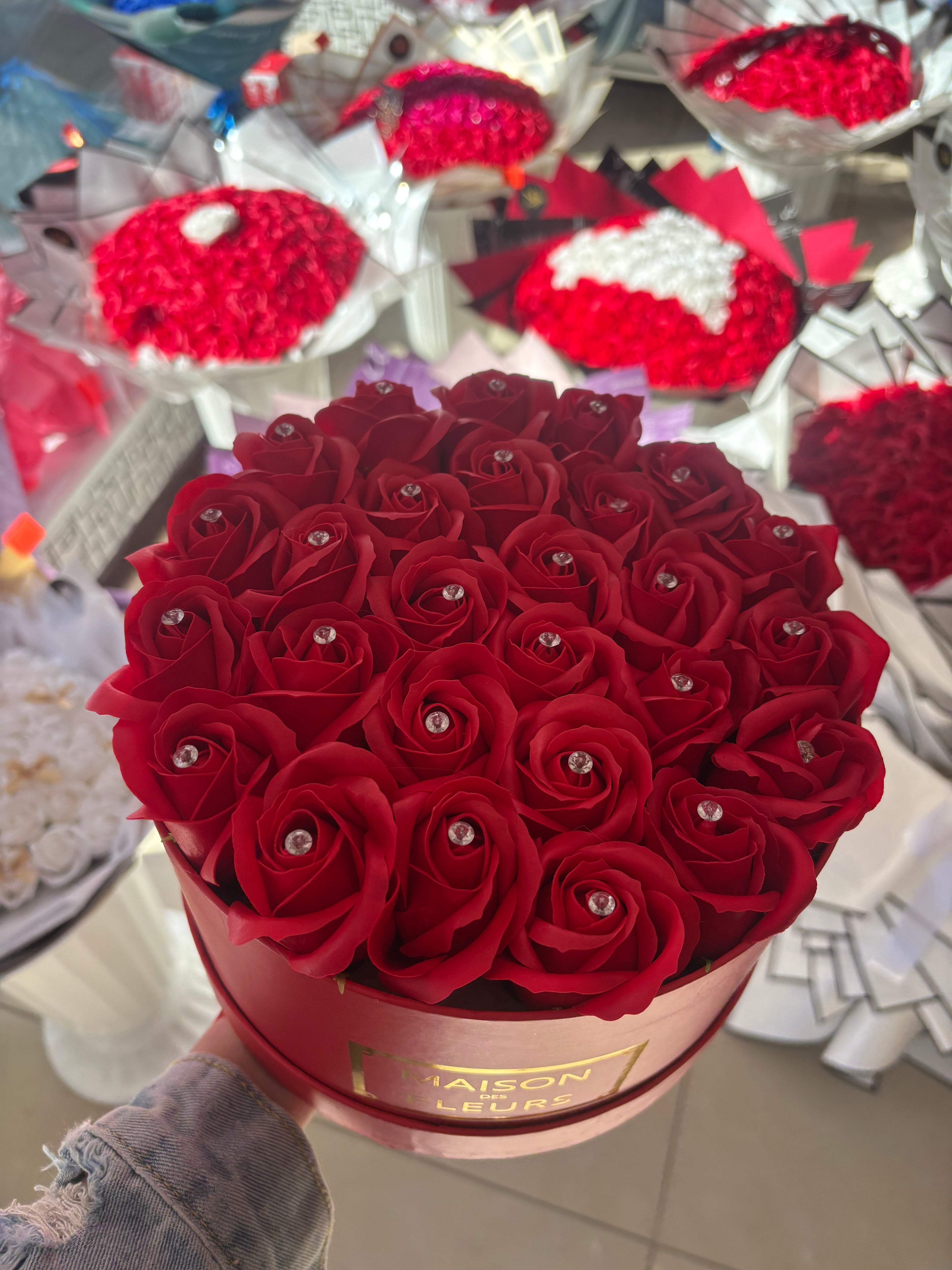 Cutie cu trandafiri de săpun