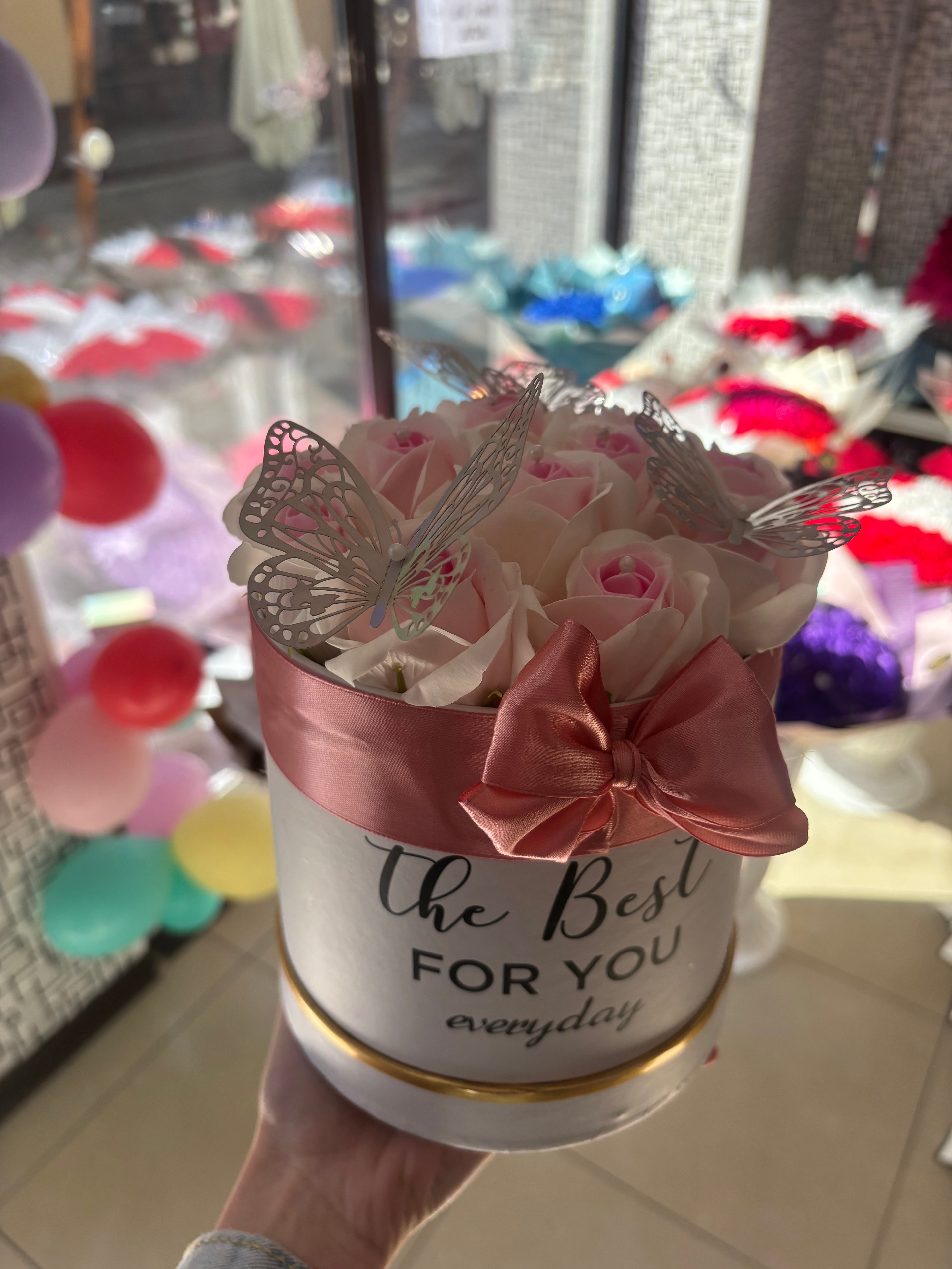 Cutie cu trandafiri de săpun