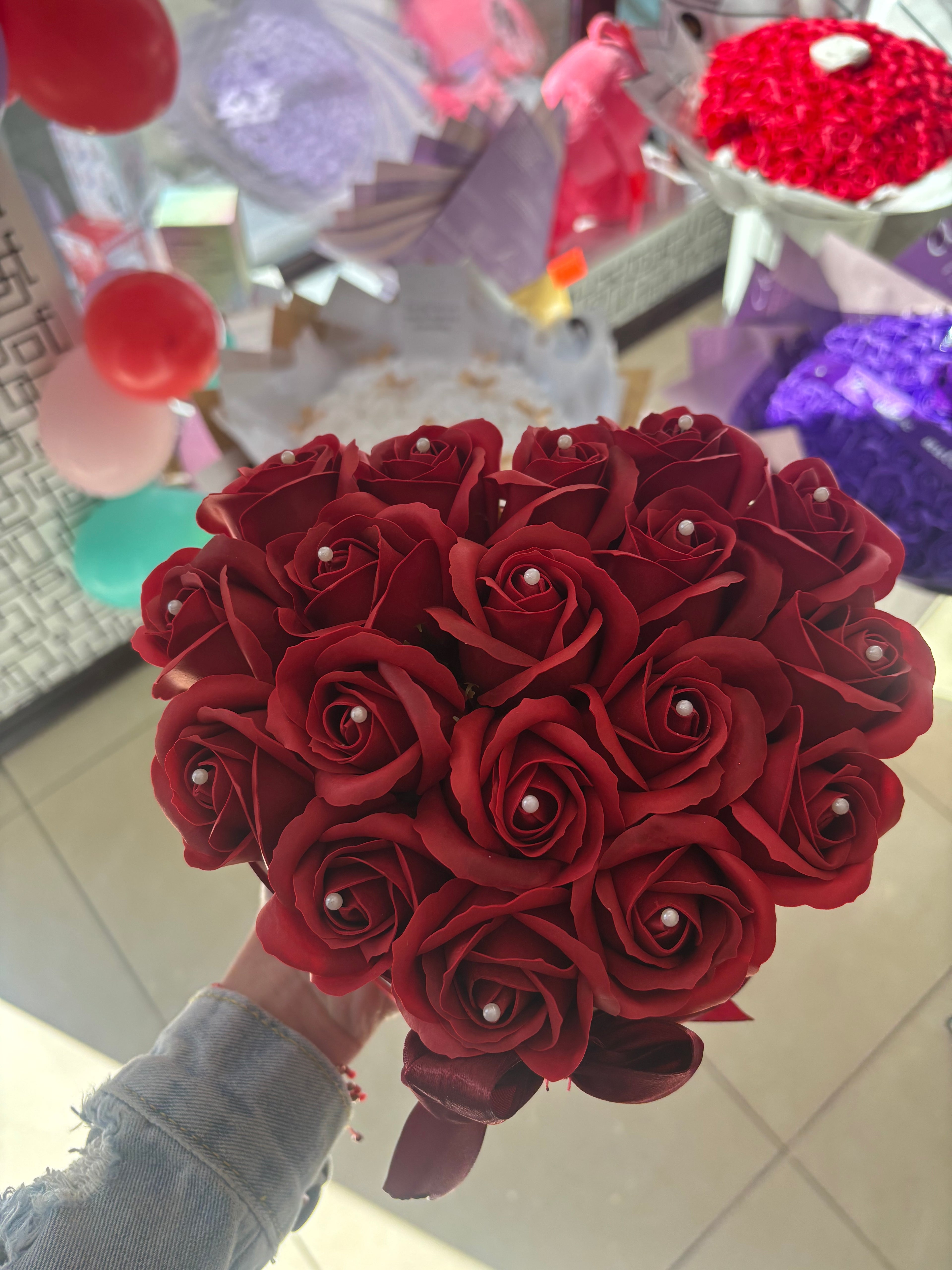 Cutie cu trandafiri de săpun medie