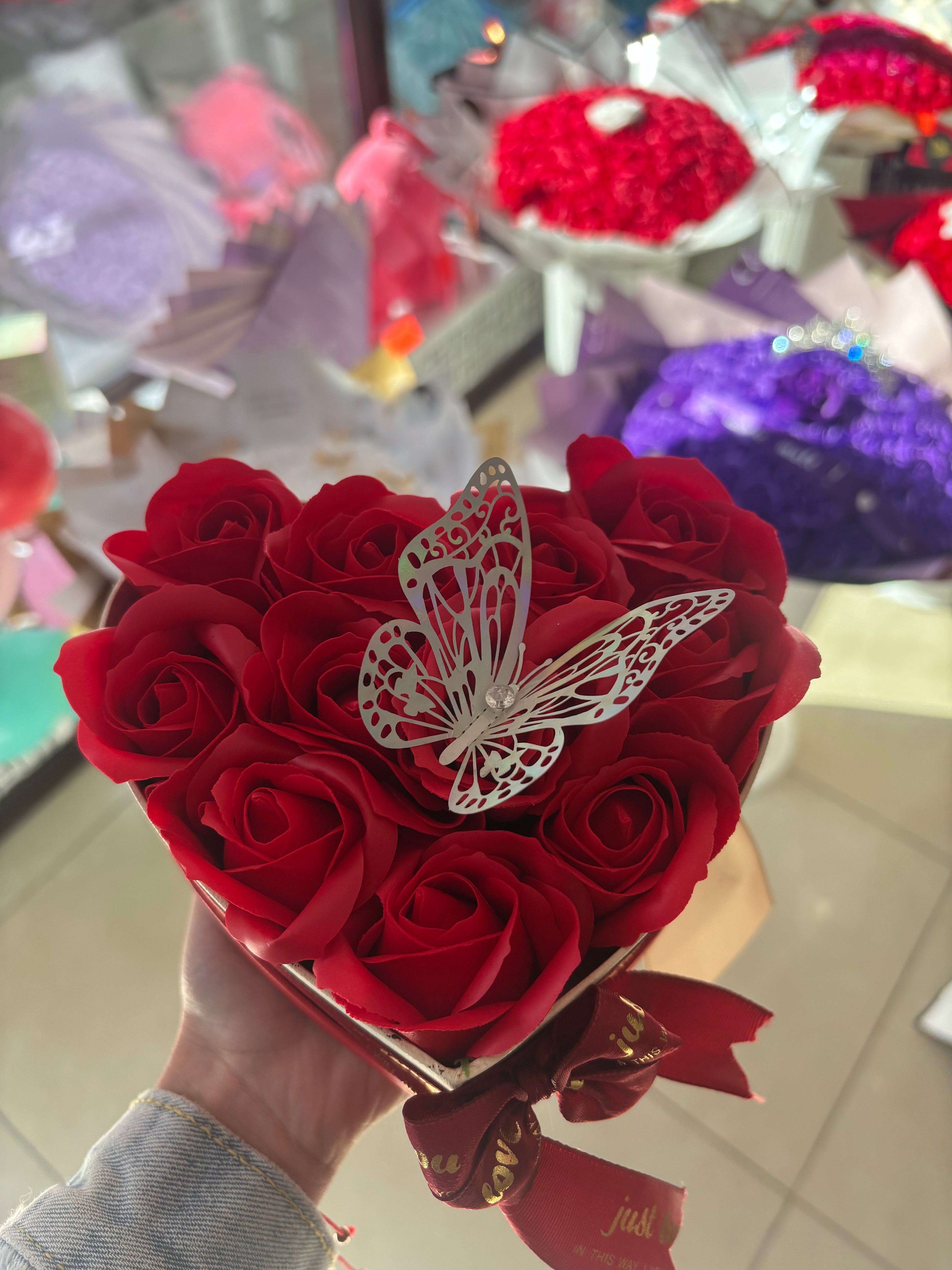 Cutie cu trandafiri de săpun mica