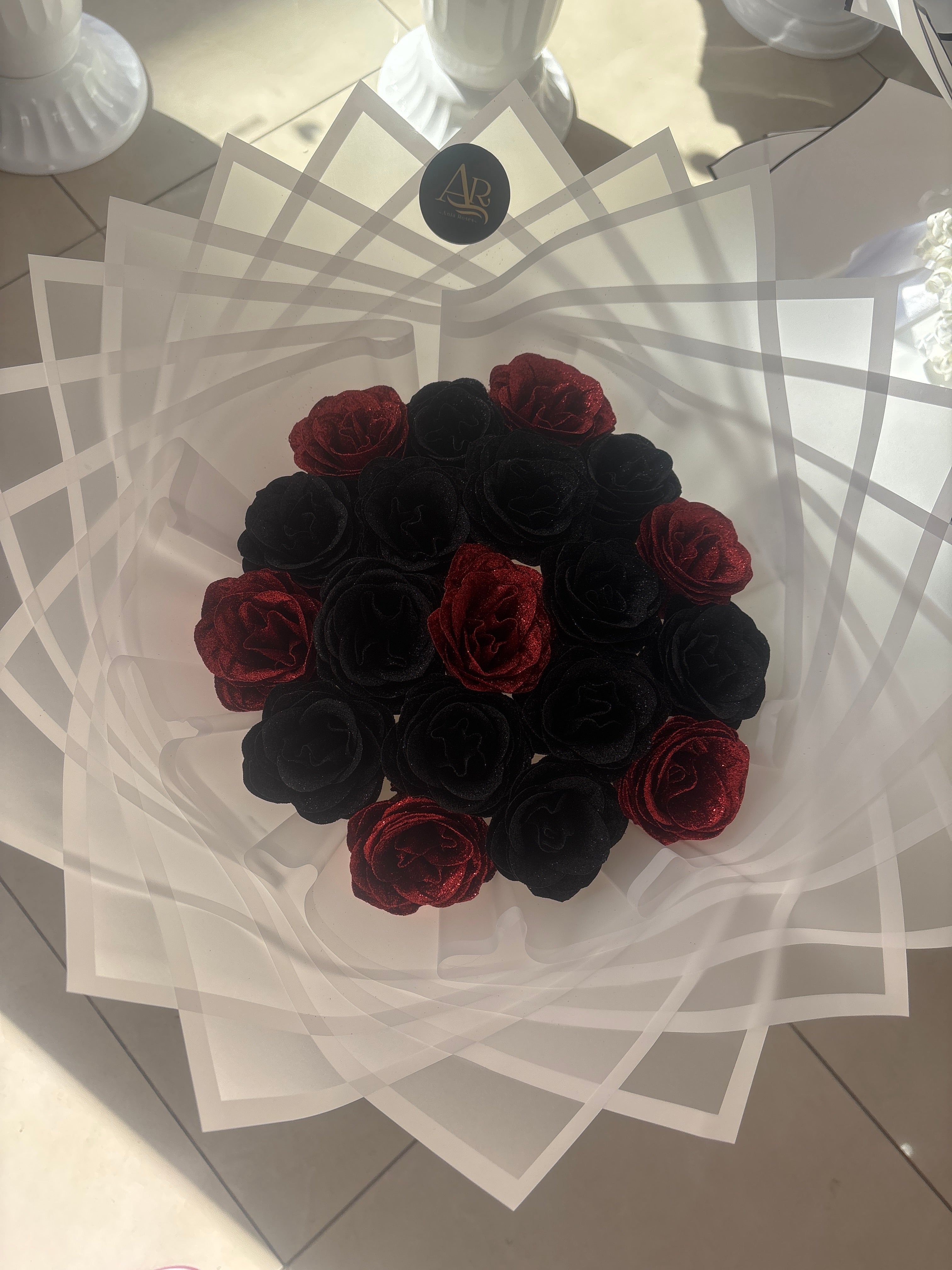 Buchet 19 trandafiri imperiali cu sclipici